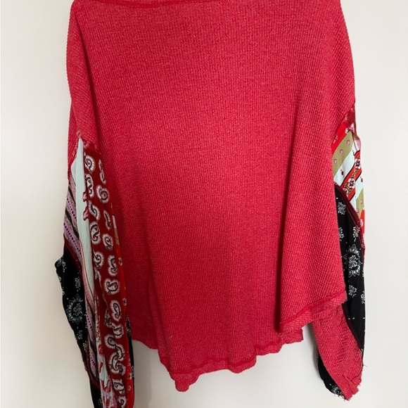 💋 We The Free Red Blouse with Patterned Sleeves 030 - Picture 3 of 6